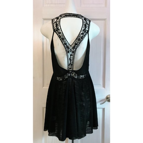 En Creme Black Crochet dress | Medium | Cover Up | Crochet Lace & Semi Sheer EUC - Picture 7 of 14